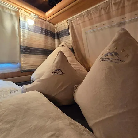 Rosenzauber Luxux-caravan 5 Sterne Münchberg
