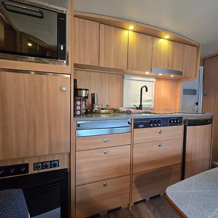 Rosenzauber Luxux-caravan 5 Sterne Münchberg