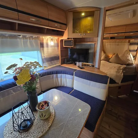 Rosenzauber Luxux-caravan 5 Sterne *