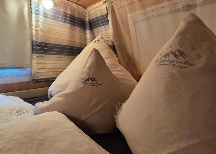 Rosenzauber Luxux-caravan 5 Sterne Münchberg